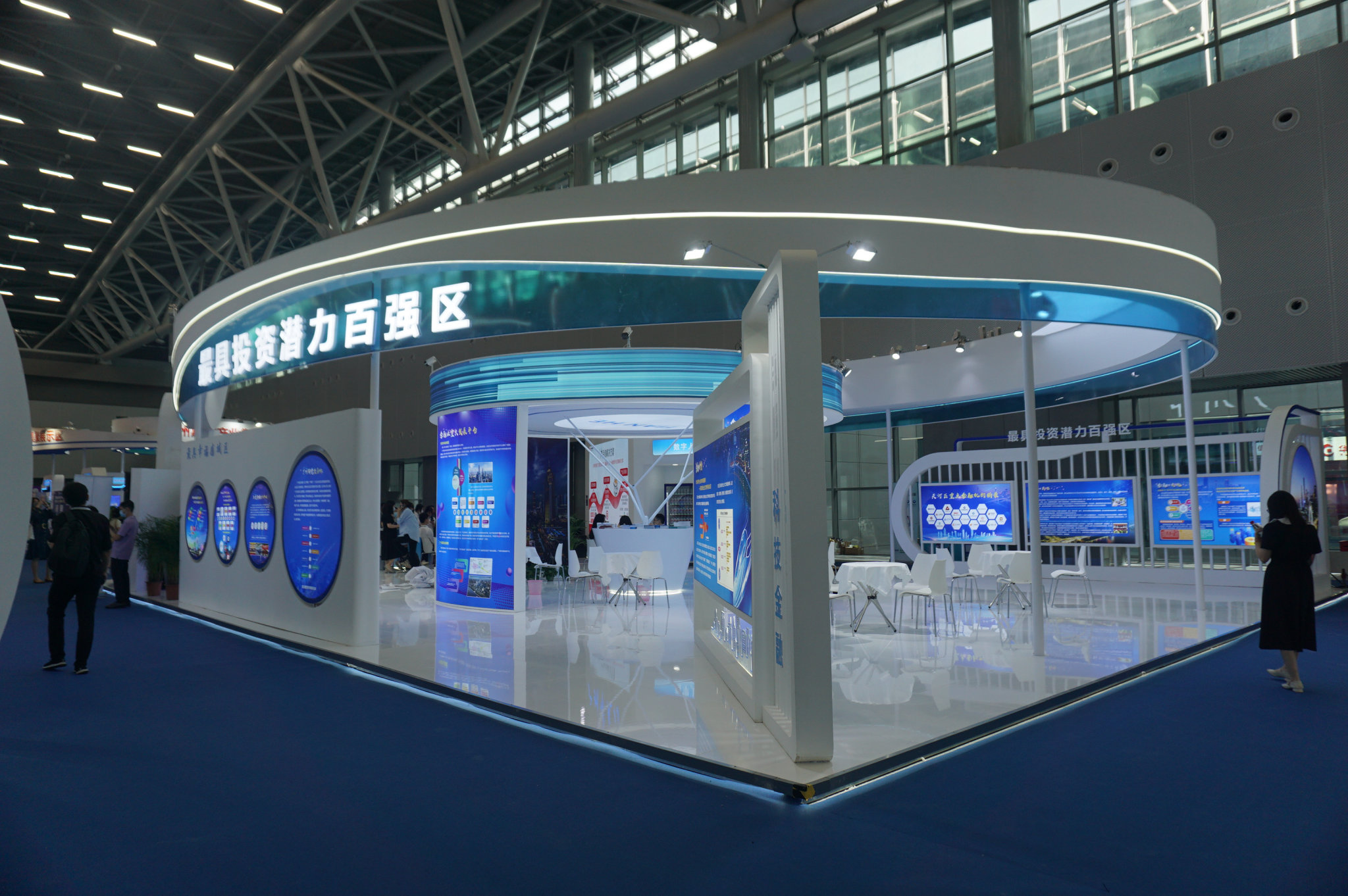 上海展會(huì)裝修新潮流：時(shí)尚與實(shí)用的完美結(jié)合