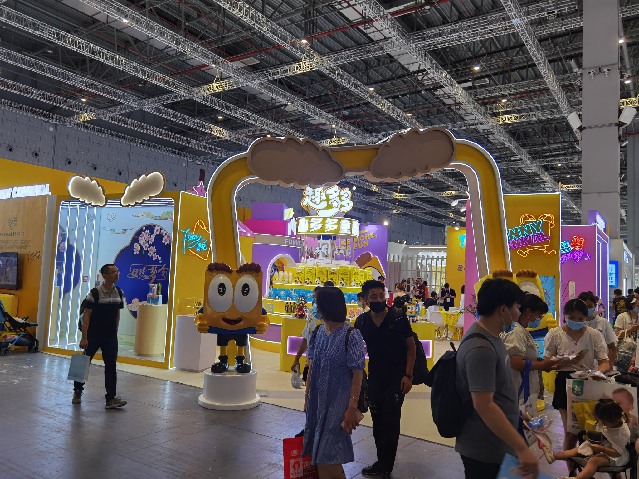 上海展臺(tái)搭建公司揭秘：如何打造吸引眼球的展會(huì)亮點(diǎn)